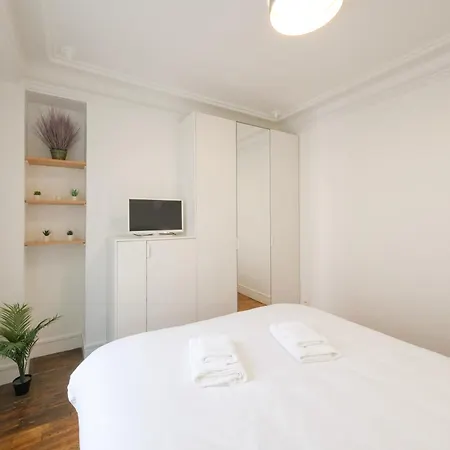 Mgic 4p Montmartre Parigi